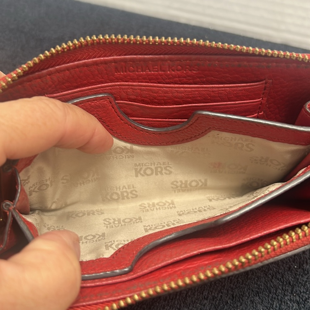 Michael Kors Red Pebbled Leather wallet - Picture 5 of 6